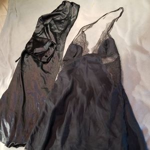 Size M Victoria's Secret negligee & robe